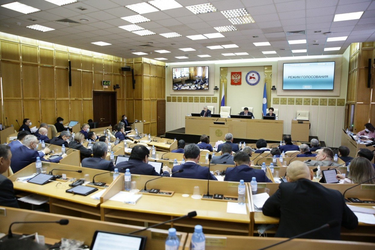 Почти половина депутатов Якутии не желает «светиться» в СМИ
