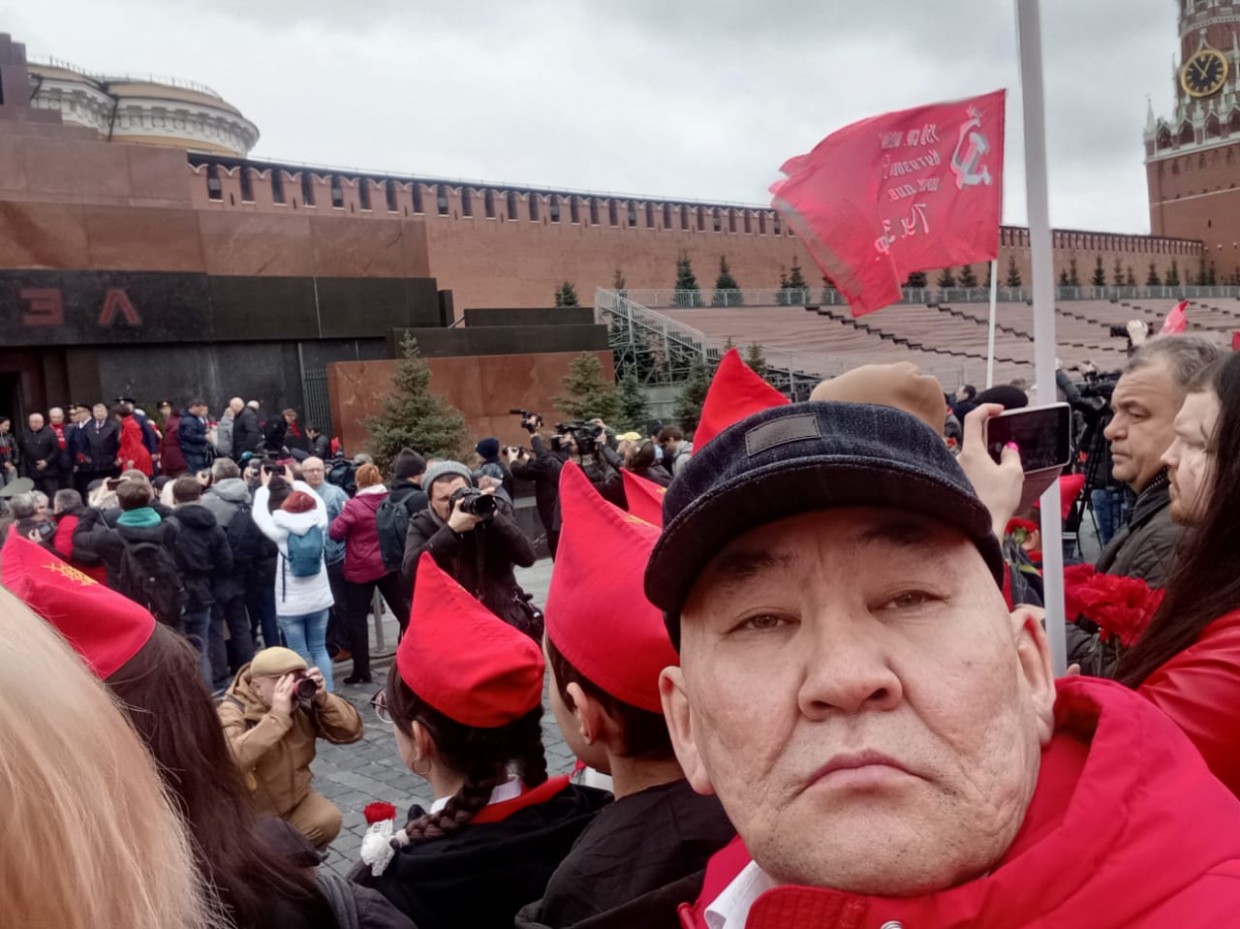 Депутат Госдумы Петр Аммосов: "Кто-то празднует, а кто-то работает"