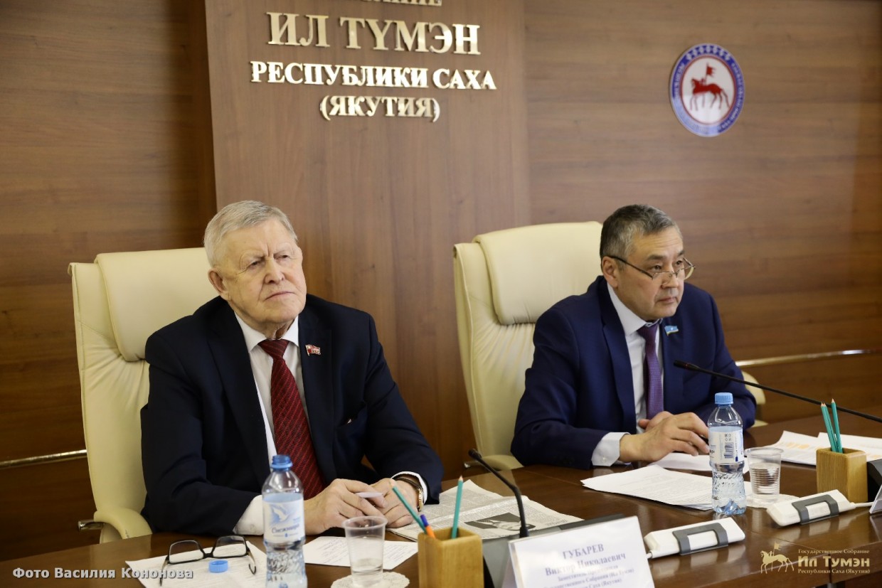 Павел Петров провел рабочее совещание по вопросам подготовки к пожароопасному сезону и обеспечения северного завоза