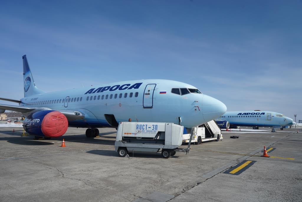 Образ векового юбилея республики на самолетах  АЛРОСА