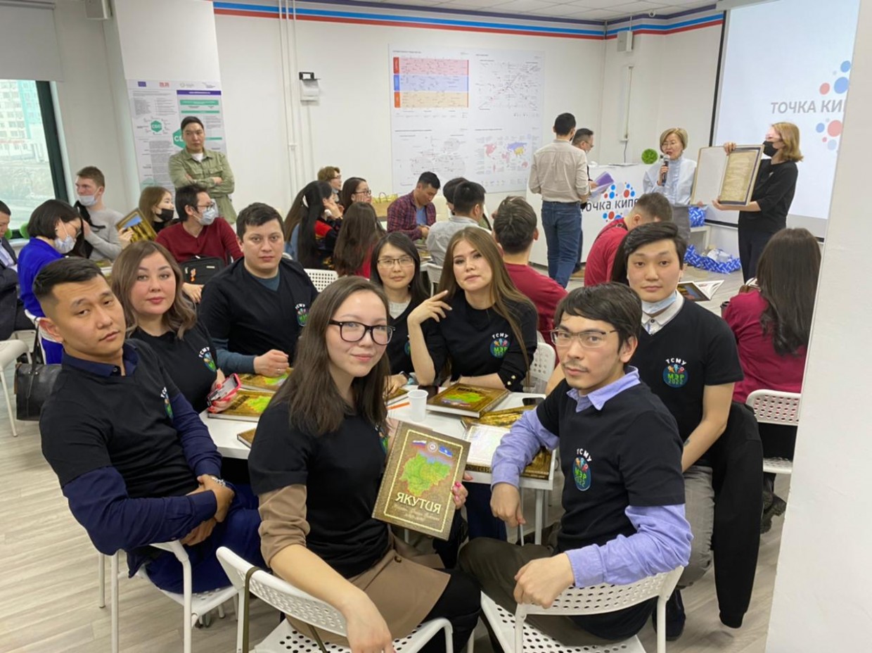 Сотрудник Якутской городской Думы Алексей Гаврильев успешно выступил в деловой игре «МЭР-2022»