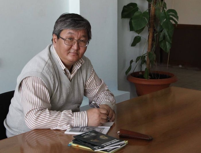 Известный якутский писатель сообщил, что вместе с женой едет на спецоперацию