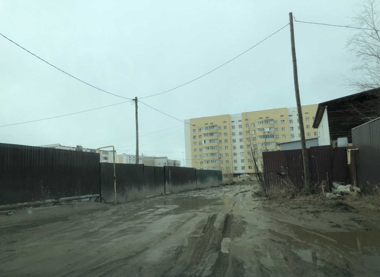 Жители Якутска жалуются на отсутствие проезда к дому