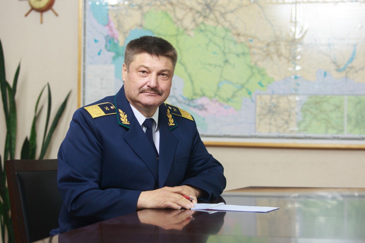 Гендиректор компании "Железные дороги Якутии" Василий Шимохин поздравляет с праздником 1 Мая