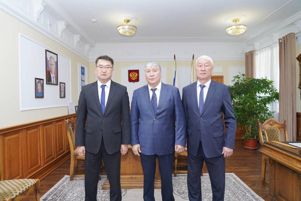 Александр Жирков встретился с руководителями парламента Алтая и Тывы