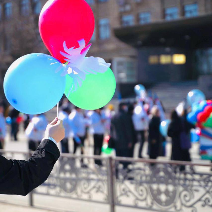 Евгений Григорьев: От имени Окружной администрации г. Якутска сердечно поздравляю вас с праздником Весны и Труда!