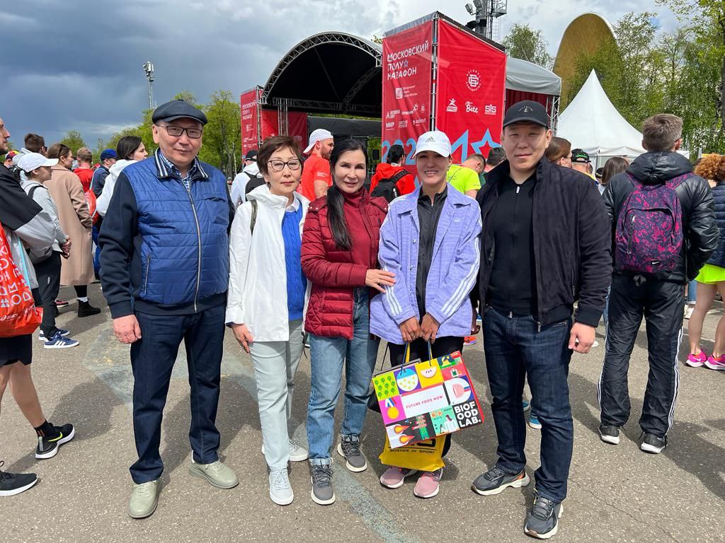 Сардана Трофимова приняла участие в московском полумарафоне