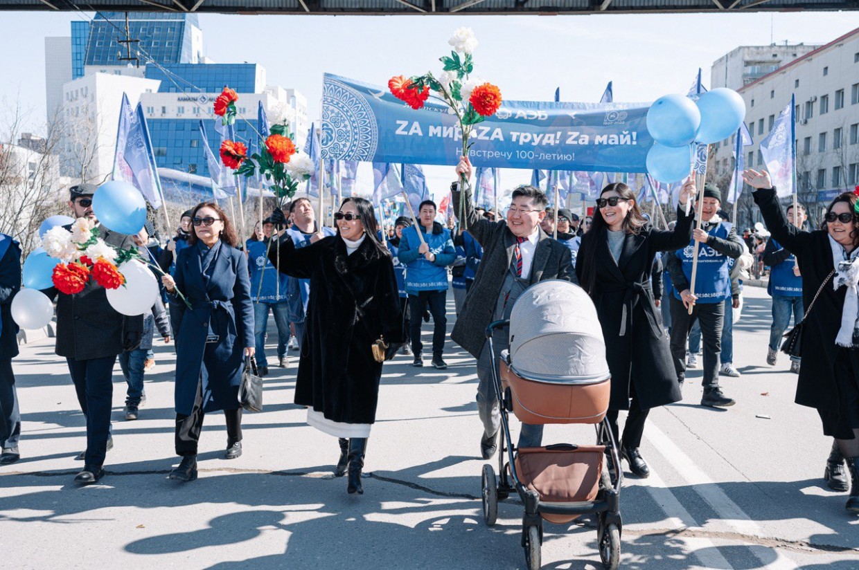 Самая многочисленная, самая сплоченная колонна: АЭБ встретил Первомай