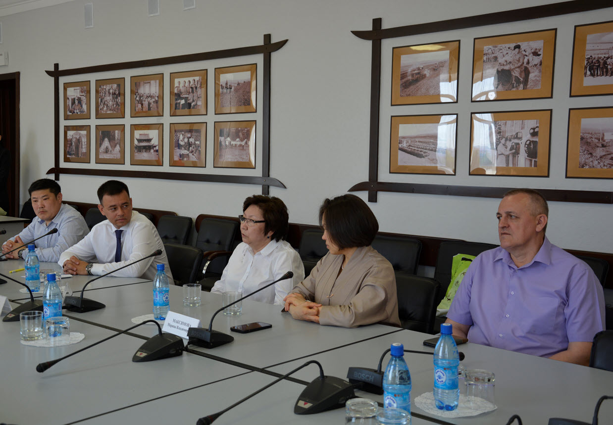 В Туву прибыла делегация врачей из Республики Саха (Якутия)