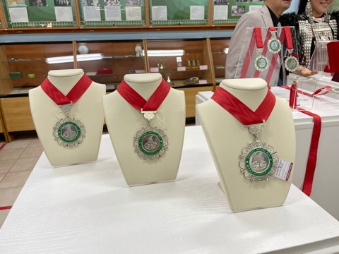 АЭБ выступил спонсором нагрудного знака «Хомусист — виртуоз мира»