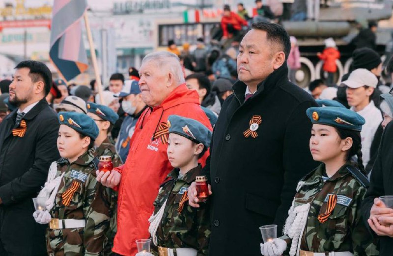 Председатель Якутской городской Думы Альберт Семенов принял участие в акции «Свеча памяти»