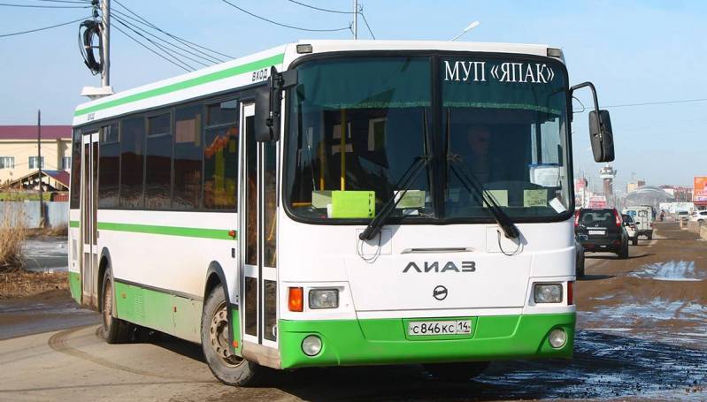 В Родительский день в Якутске организовано автобусное движение до кладбища