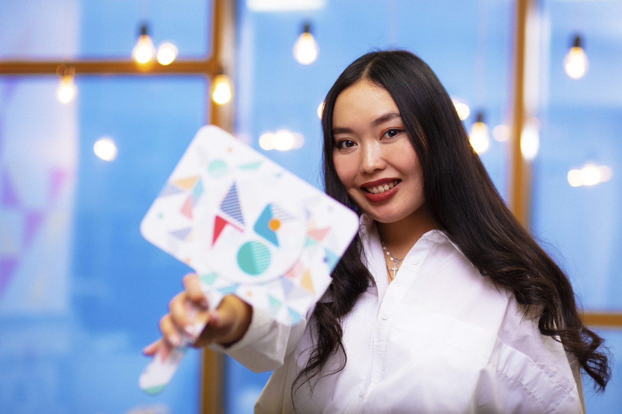 Художница Кыыдаана Игнатьева рассказала The Village о зарплатах якутян, местной Рублевке и гетто, профессии алгысчыта