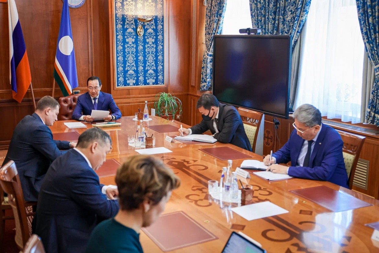 Айсен Николаев поставил задачи перед руководством республики