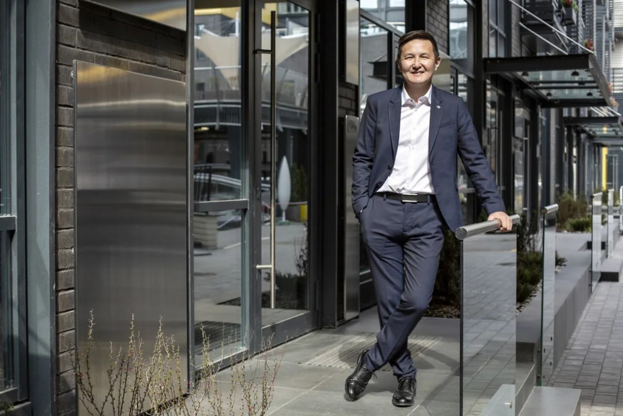 «Коммерсантъ» наградил Арсена Томского за поддержку культуры Якутии