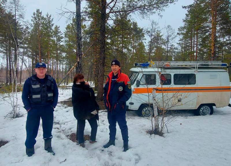 В Якутске спасатели отыскали заблудившуюся в лесу женщину