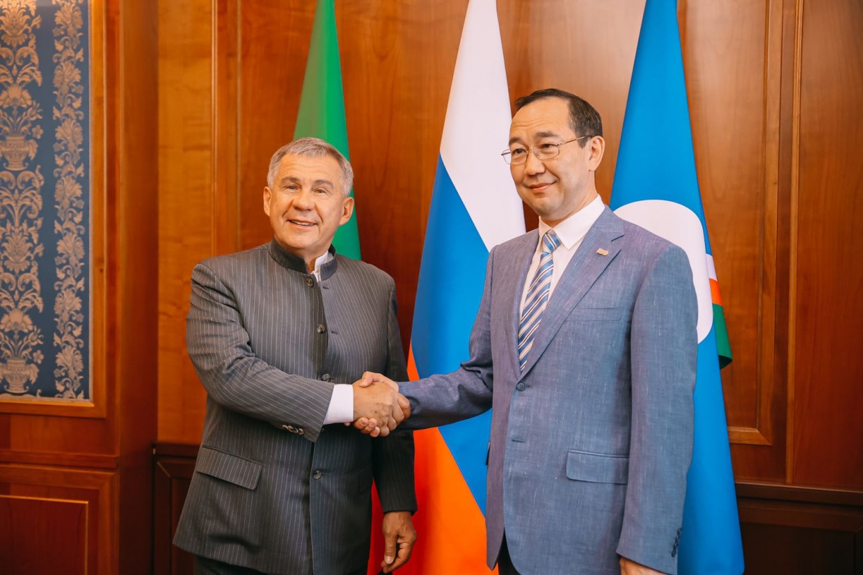 Татарстан и Якутия обсудили укрепление межрегионального сотрудничества