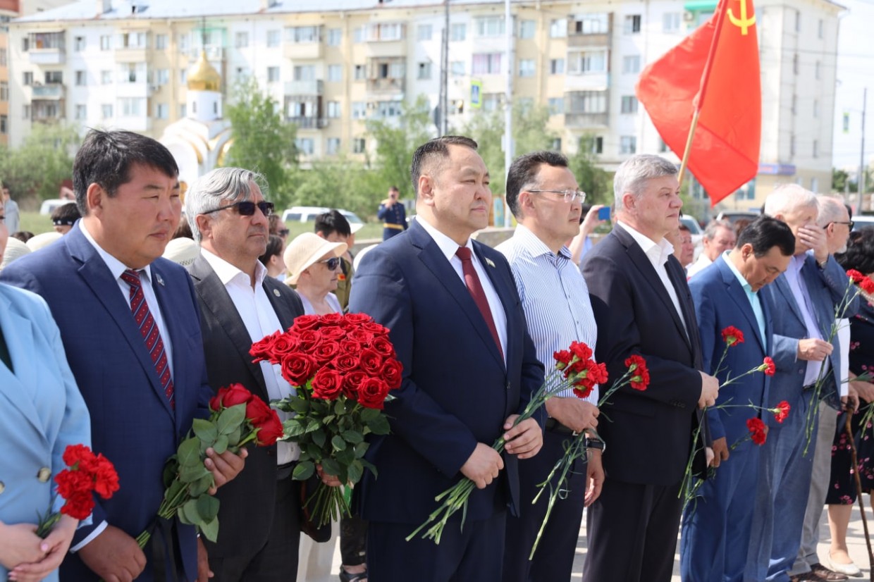 Якутская городская Дума приняла участие в мероприятиях ко Дню памяти и скорби