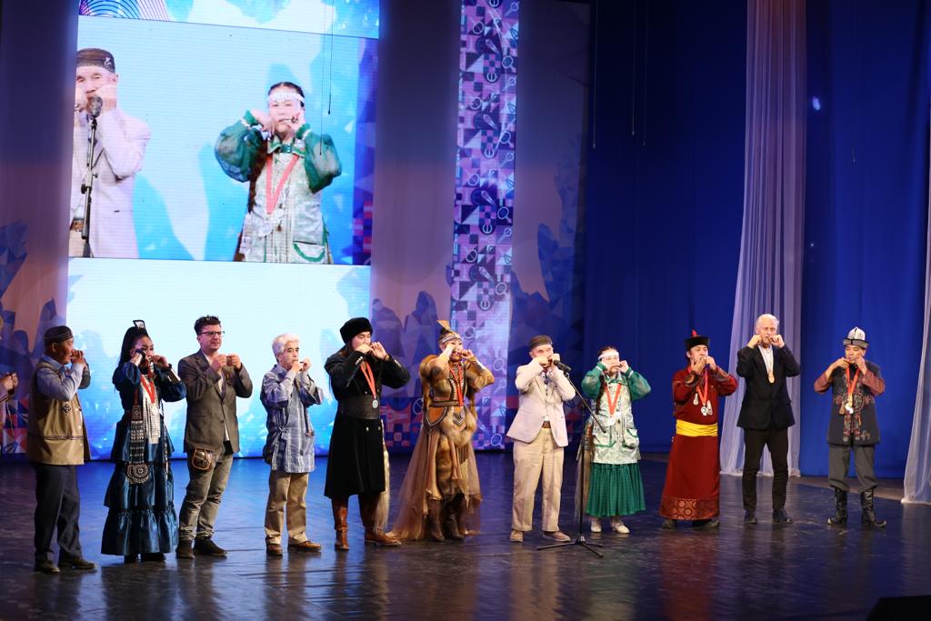 В Якутске определили девять хомусистов-виртуозов мира