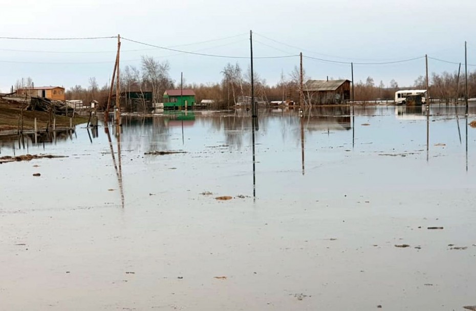 Пострадавшим от весеннего паводка жителям сел Тулагино и Капитоновка окажут финансовую и материальную помощь