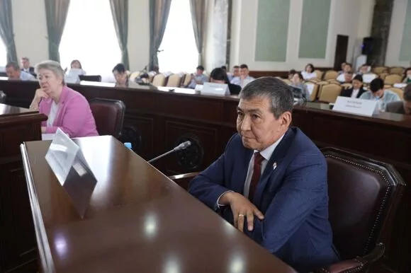 Не хлебом единым, а "Единой Россией" была сформирована Общественная палата Якутска