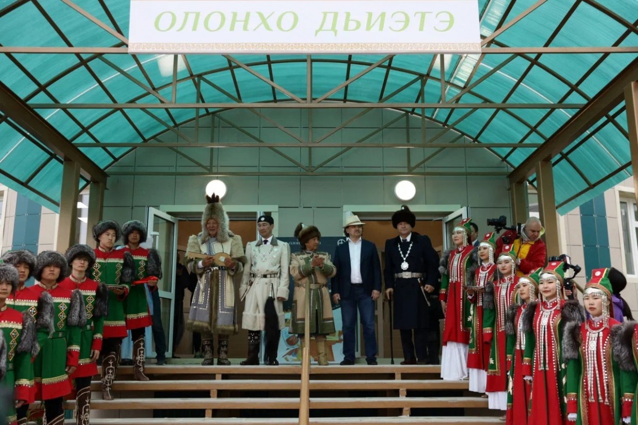 На Ысыахе Олонхо в Верхневилюйском улусе состоялось торжественное открытие Дома Олонхо