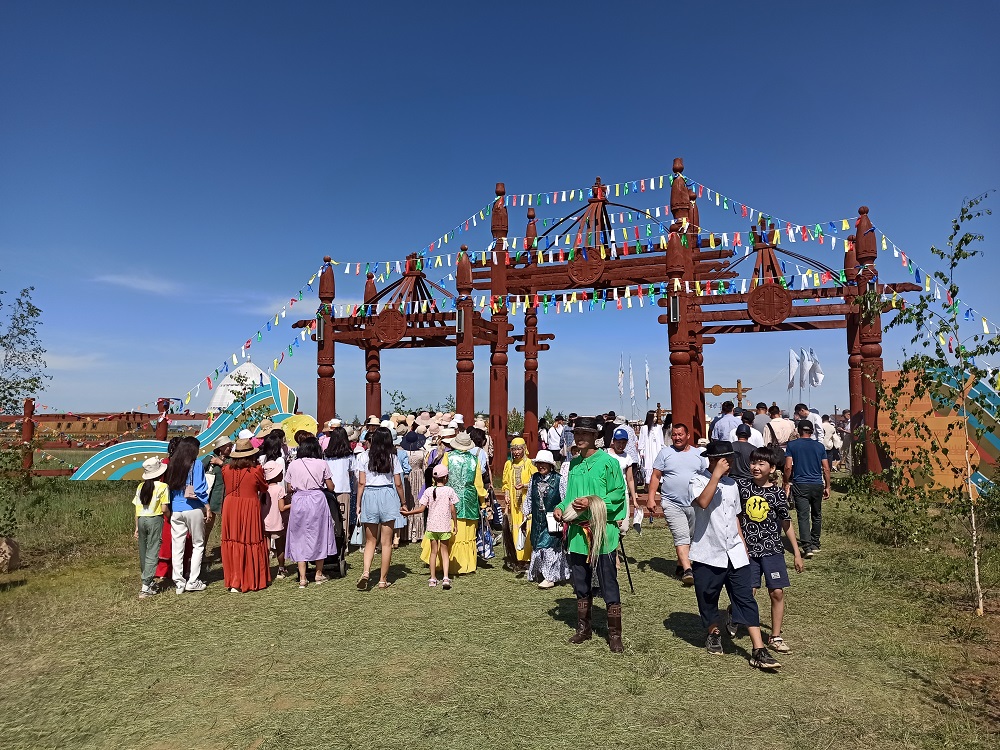 Сергей Иванов: От имени многонационального коллектива АЛРОСА и от себя лично поздравляю вас с юбилейным Ысыахом Туймаады!