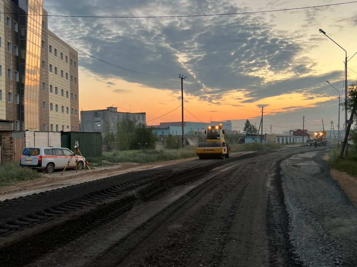 Асфальтирование дорог завершили на 6 улицах в Якутске