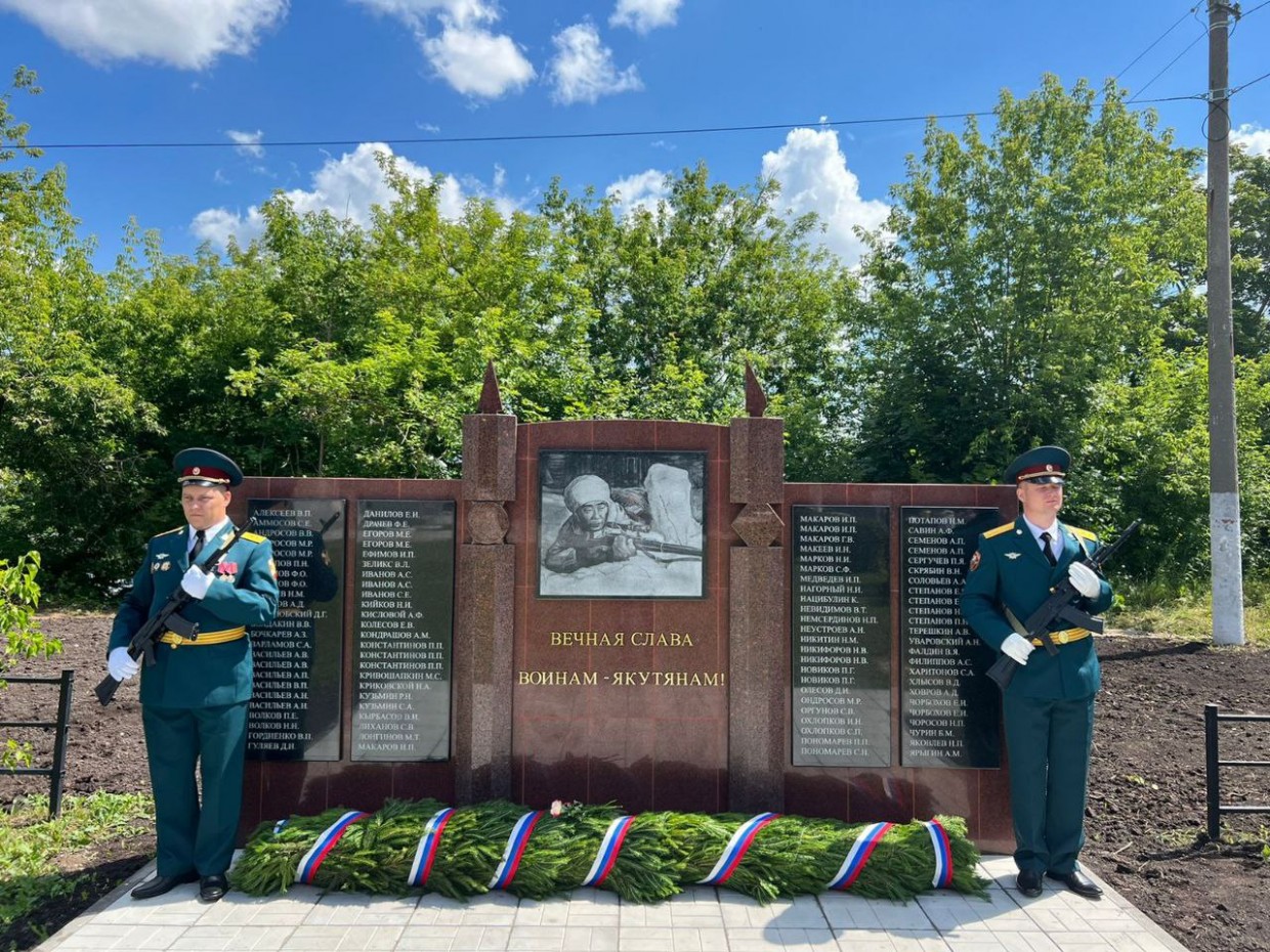 В Туле состоялось открытие памятника погибшим в годы ВОВ воинам-якутянам