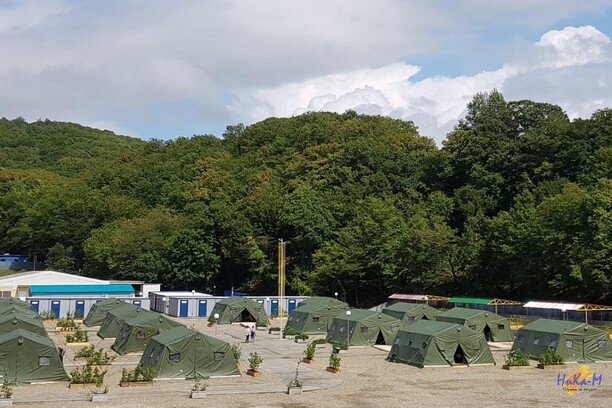 Детей из затопленных якутских сел отправили в палаточный лагерь "Юнармеец" с военным укладом