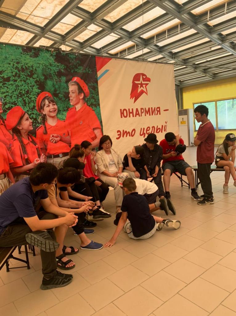 Министр образования Якутии посетила детей в "Орленке": "Мы решили наших детей объединить в один отряд"