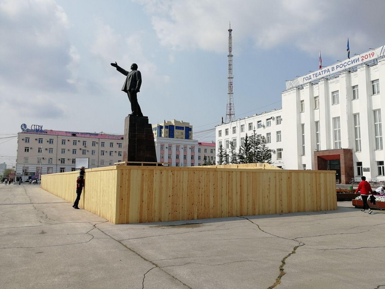 Памятник Ленину в Якутске отремонтируют за 19,7 млн рублей