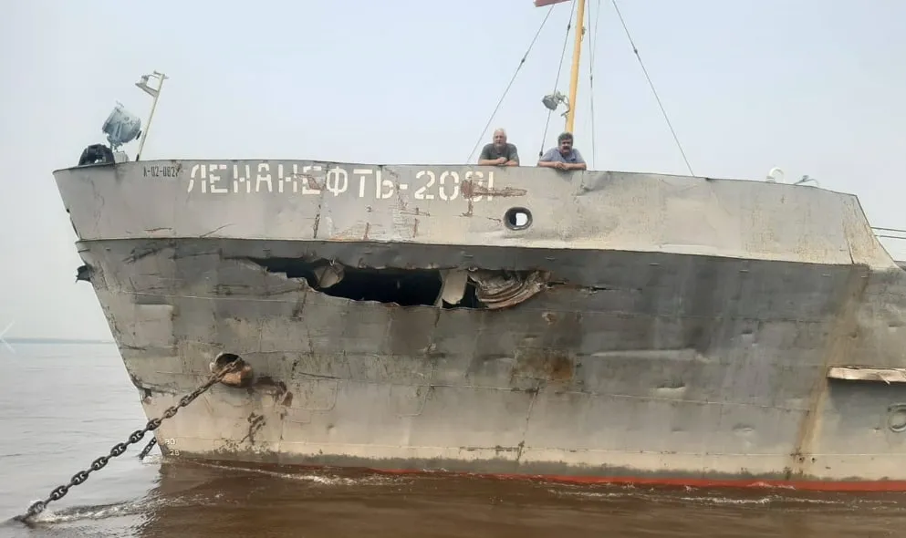 В Якутии столкнулись нефтеналивное судно "Ленанефть" и рефрижератор "Магдебург"