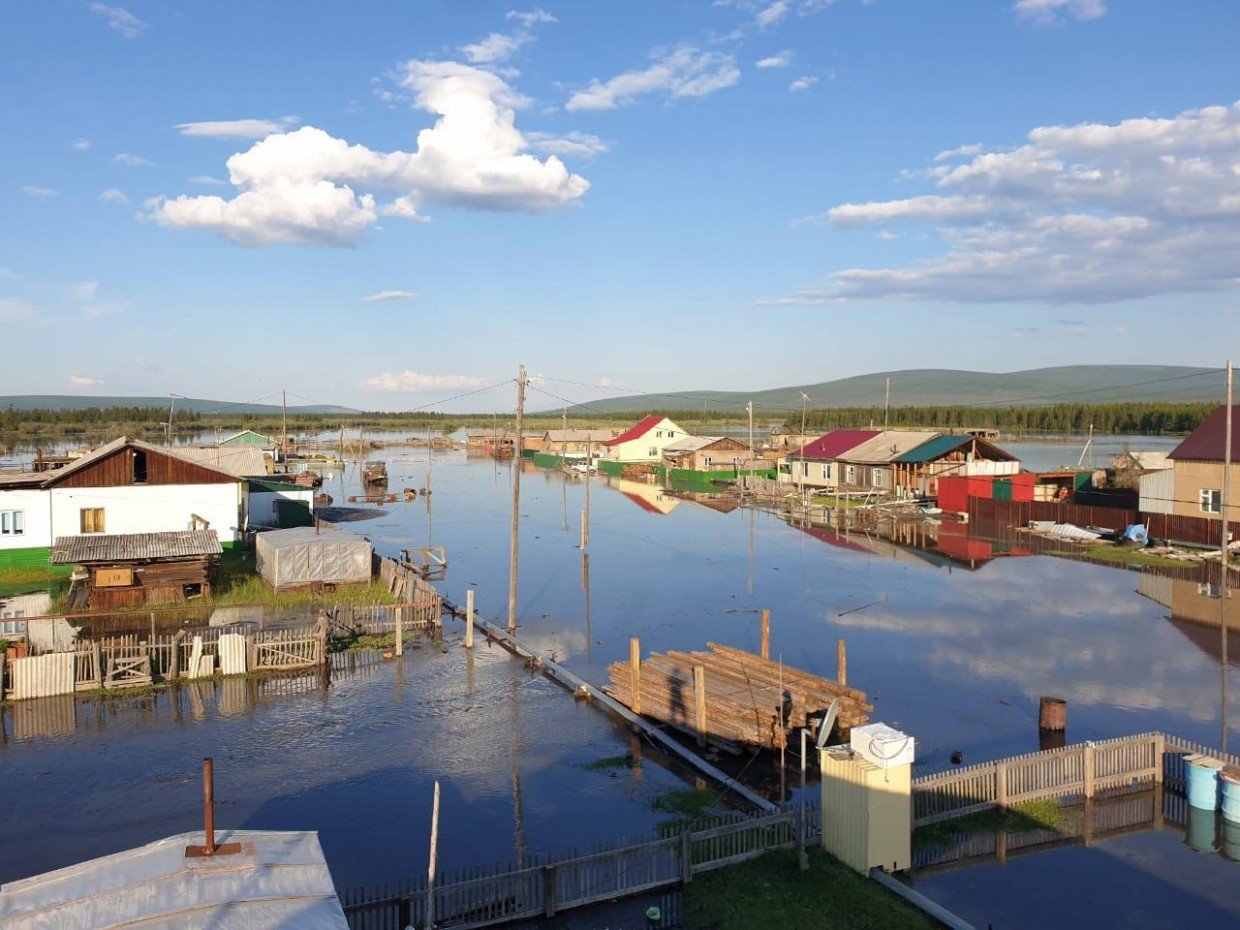 Ночью вышедшая из берегов река затопила Верхоянск