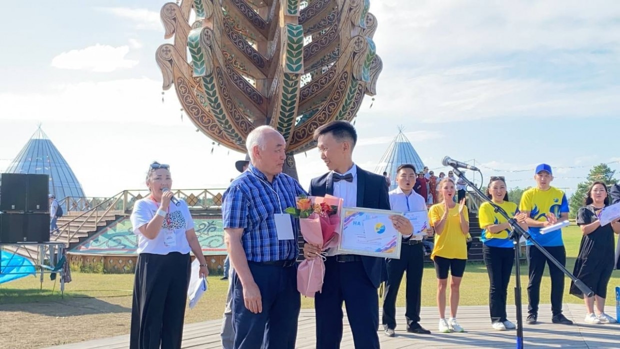 В Якутии во время молодежного фестиваля провели конкурс памяти солиста "Ласкового мая"  Юрия Шатунова