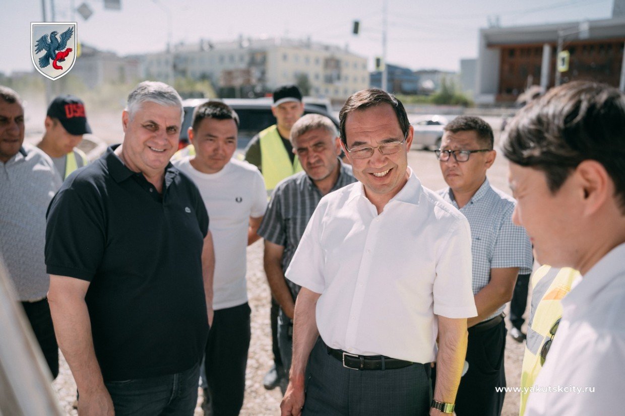 Глава Якутии Айсен Николаев проверил ход ремонта и строительства инфраструктурных объектов Якутска