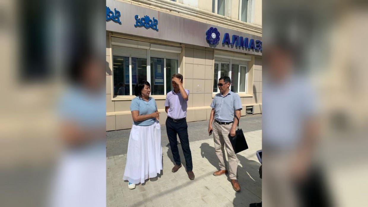 Главный архитектор Якутии раскритиковала входные группы магазинов «Алмаз» и «Телмарт»