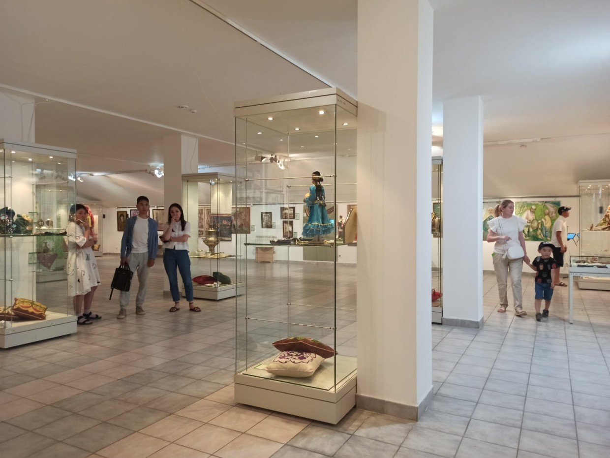 "В гостях у татар" (фоторепортаж с выставки в Якутске)