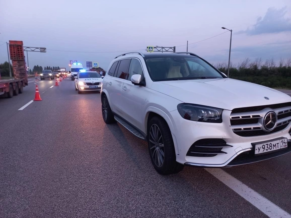 Водитель «Mercedes-Benz GLS» с якутскими номерами попал в ДТП в Воронежской области