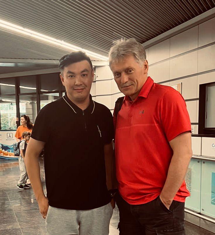 Фотофакт: Якутский журналист встретился с Дмитрием Песковым