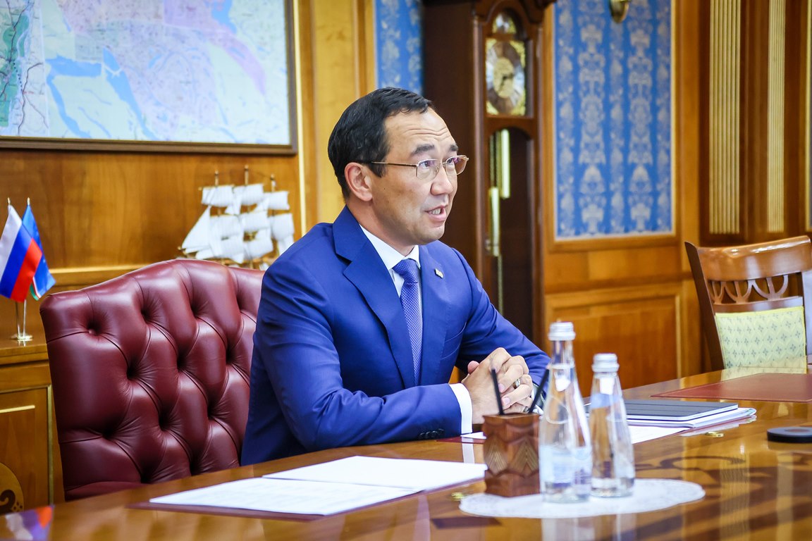 Айсен Николаев поручил рассмотреть возможность установления налоговых льгот для предпринимателей и в 2023 году