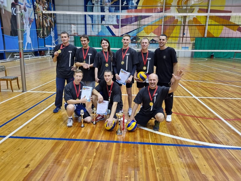 Волейболисты "Якутугля" стали победителями праздничного турнира