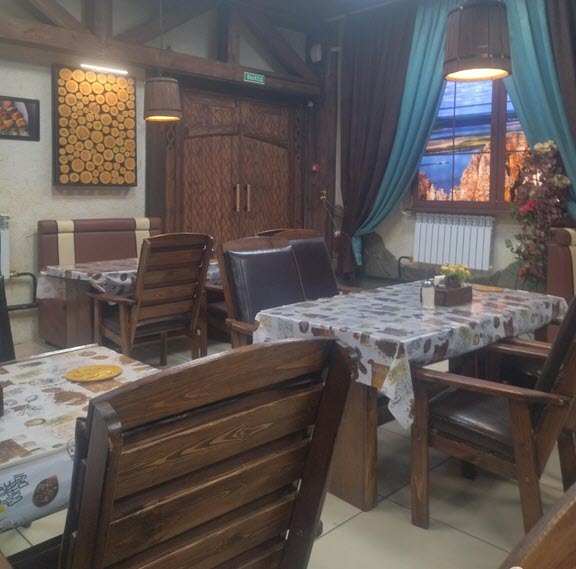 В Якутске девушка, избившая посетителя и уличенная в поддельных документах, перешла в другое кафе