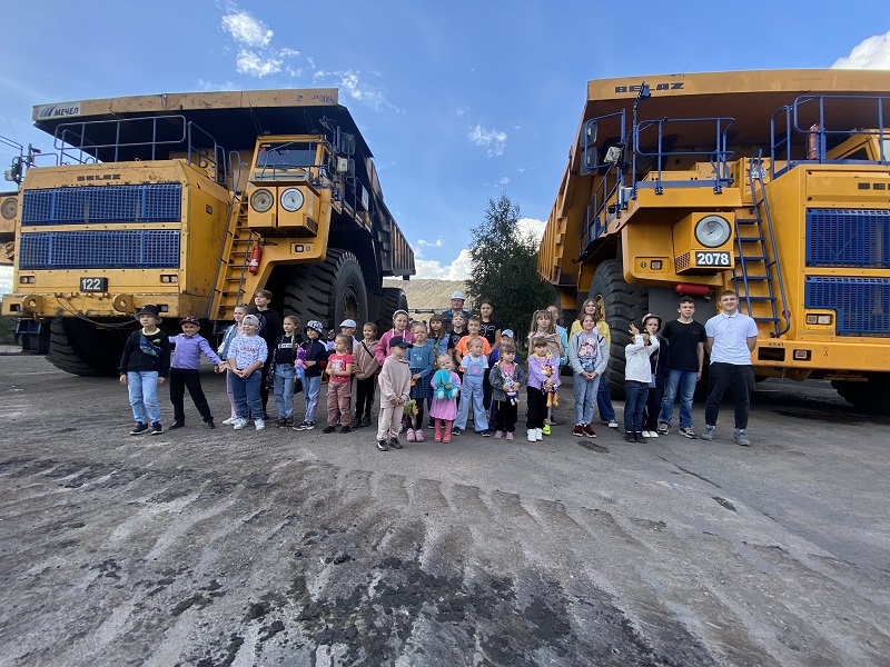«Якутуголь» в преддверии Дня шахтера  организовало культурную программу для детей сотрудников
