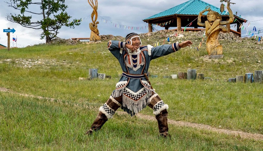 Рудник Гросс профинансировал поездку эвенков Якутии на Тунгусский конгресс