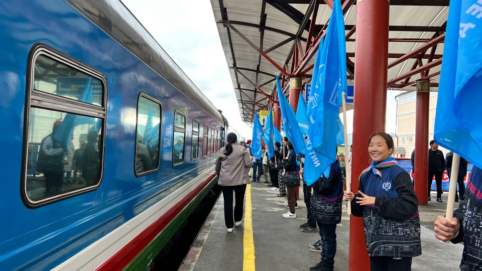 Прямой пассажирский поезд   «Нижний Бестях – Благовещенск» отправился в свой первый рейс