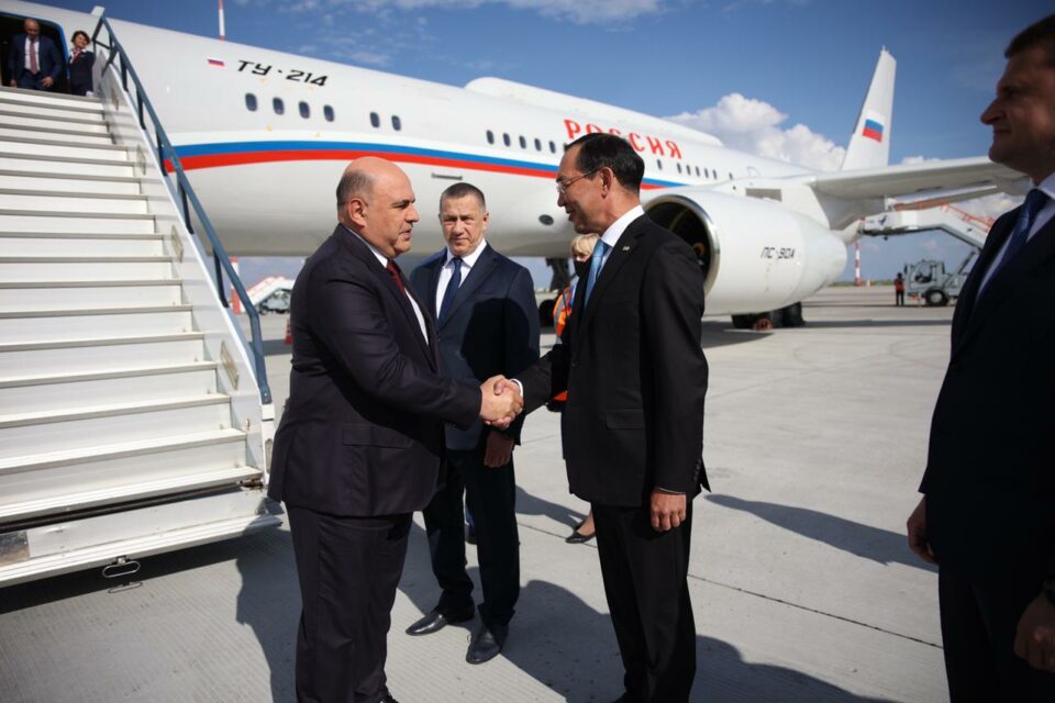 В Якутск прилетел Михаил Мишустин