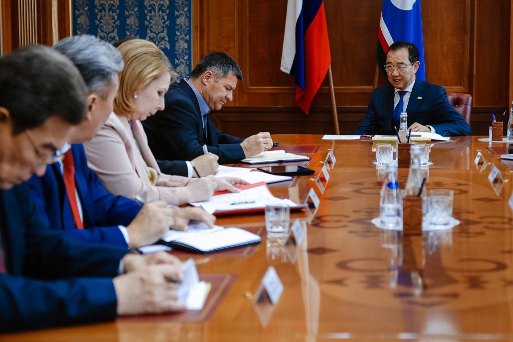 Глава Якутии поручил взять на особый контроль восстановление энергоснабжения в Якутске