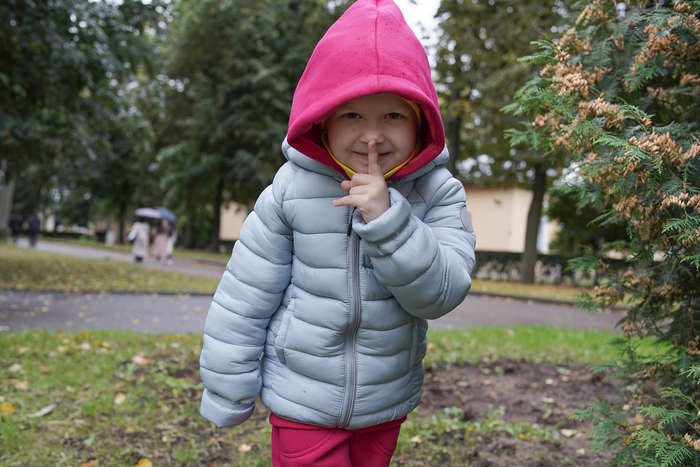 "Настя верит, болезнь однажды пройдет". Девочке из Якутии нужна помощь для покупки эндопротеза