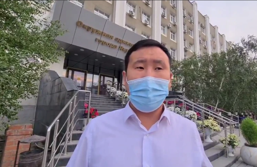 Сотрудника админкомиссии Якутска по делу о взятке  горсуд отправил в СИЗО